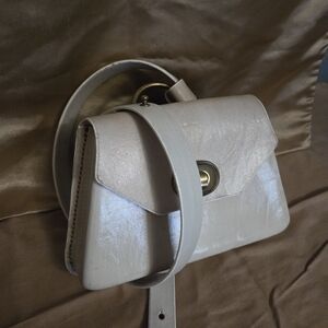 RARE (Only 7 On Posh) Vintage JAHDE Elegant Cream Crossbody / Belt Bag